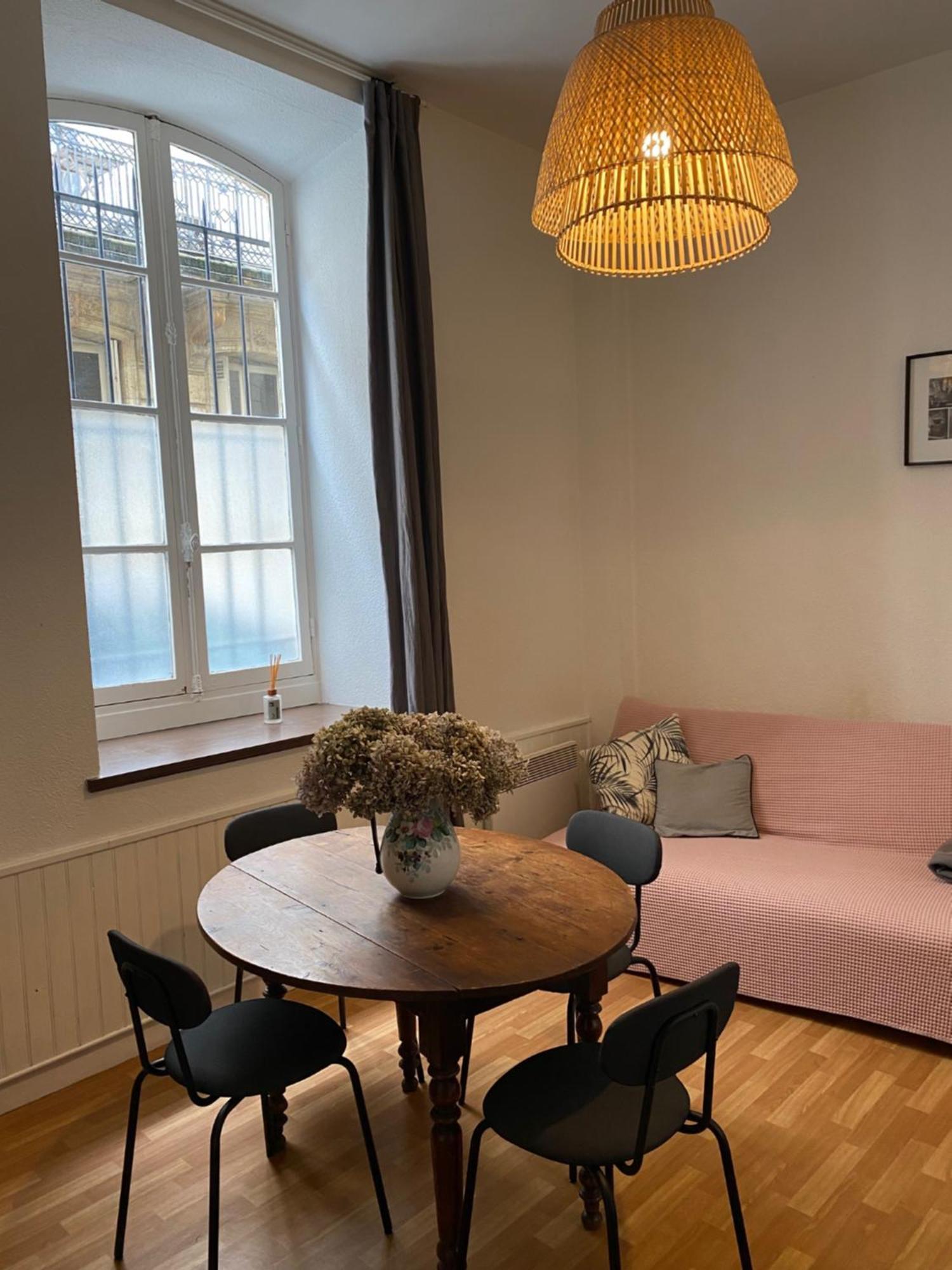 Grand Studio Style Bordelais Dans Le Triangle D'Or Bordeaux Exterior foto